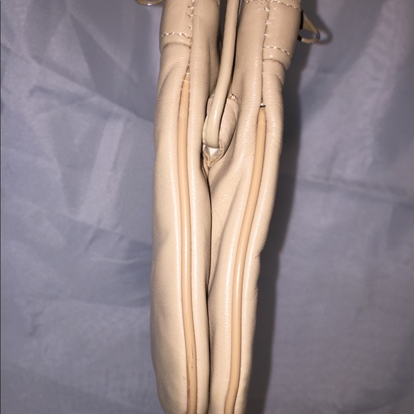 Etienne Aigner’s faux leather crossbody in beige - Picture 5 of 8